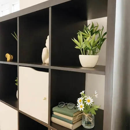 Crown Heights Executive Apartment-2